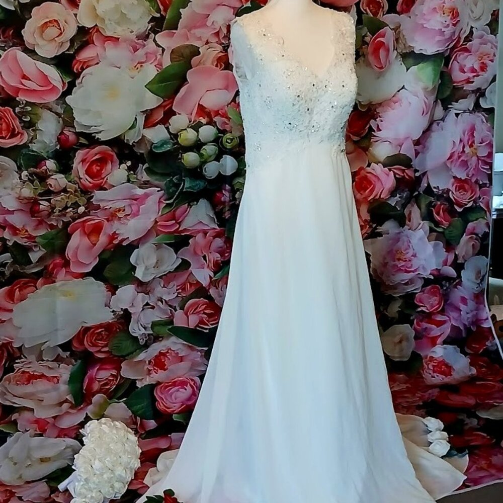 ABAO -WHITE CHIFFON WEDDING DRESS-SIZE 14